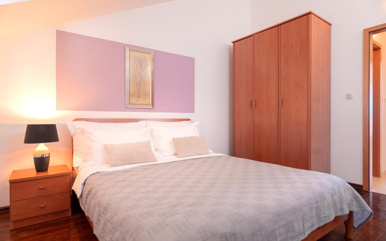 Hektorovic Poolside Apartments Бол Экстерьер фото