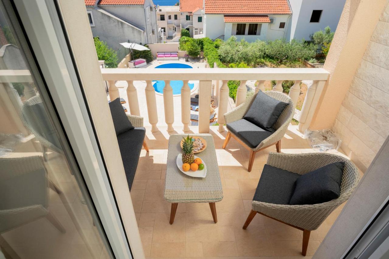 Hektorovic Poolside Apartments Бол Экстерьер фото