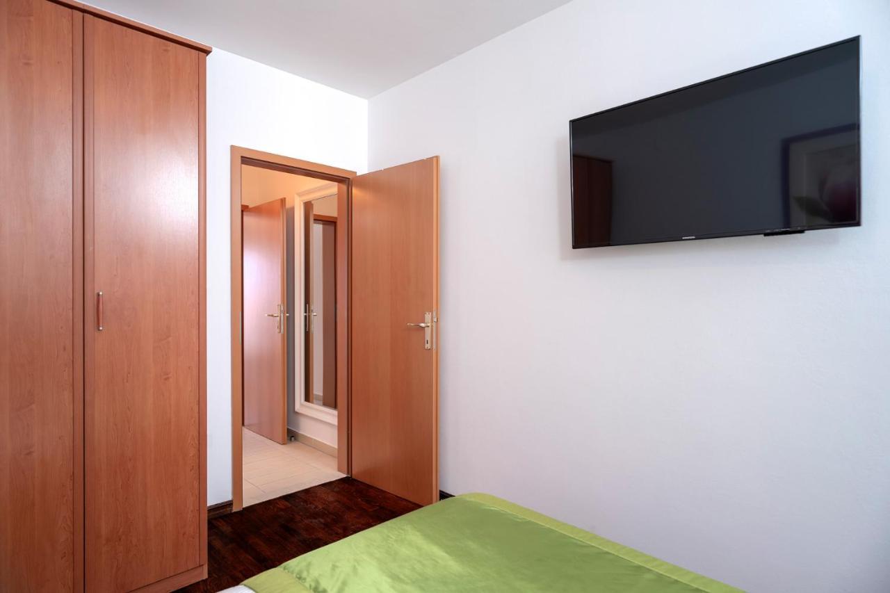 Hektorovic Poolside Apartments Бол Экстерьер фото