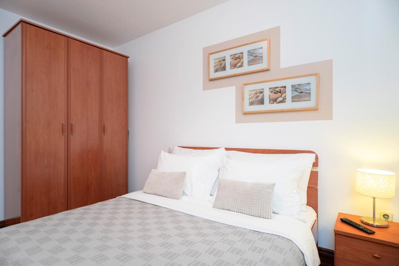 Hektorovic Poolside Apartments Бол Экстерьер фото